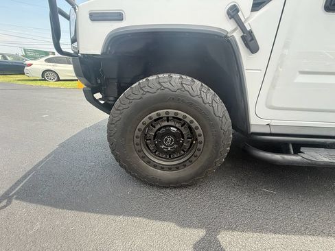 Used 2003 HUMMER H2 w/ Preferred Equipment Group AWD/4WD image 9
