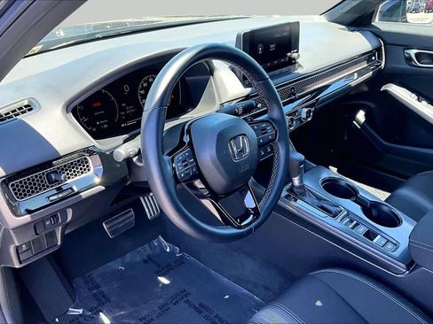Used 2025 Honda Civic Sport image 17