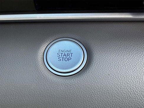 Certified 2023 Hyundai Elantra SEL image 24