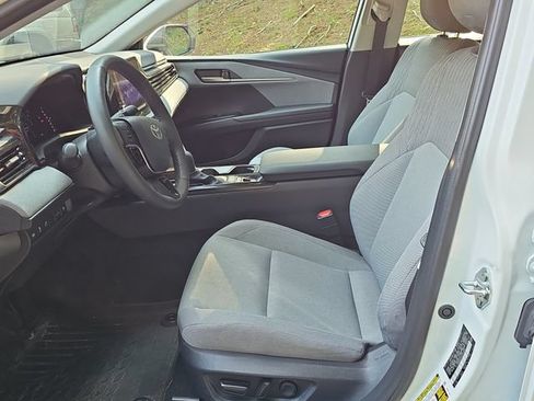 Used 2025 Toyota Camry LE w/ Convenience Package AWD/4WD image 9