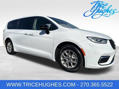 Used 2024 Chrysler Pacifica Touring-L