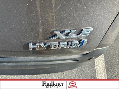 Used 2024 Toyota Sienna XLE AWD/4WD image 24