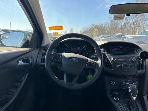 Used 2017 Ford Focus SE image 18