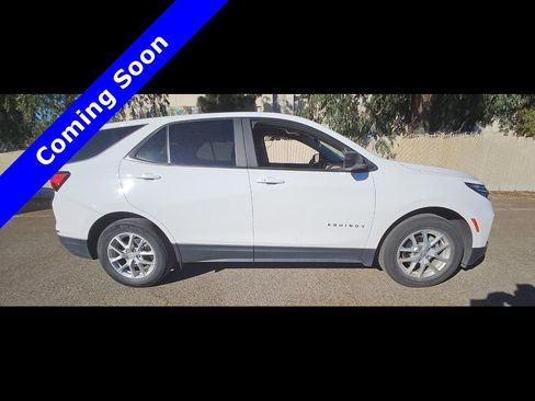 Used 2022 Chevrolet Equinox LS w/ LS Convenience Package image 11