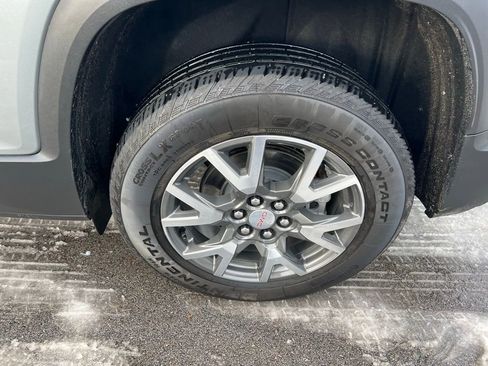 Used 2023 GMC Acadia SLE w/ Driver Convenience Package image 14