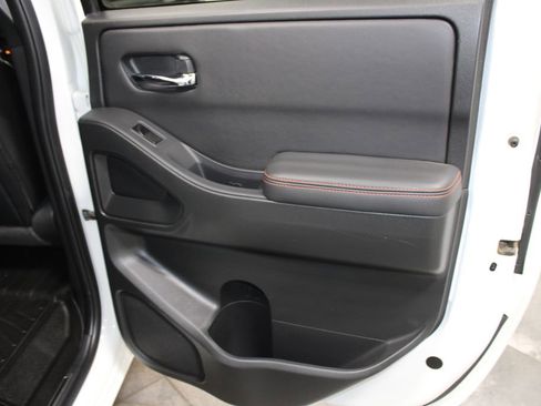 Used 2023 Nissan Frontier PRO-4X w/ Pro-4X Premium Package image 34
