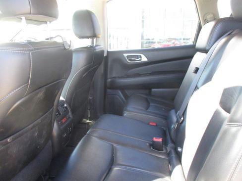 Used 2017 Nissan Pathfinder SL image 17
