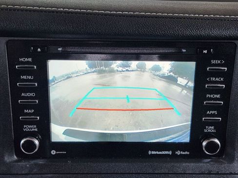 Used 2020 Toyota Sienna XLE Premium FWD image 17