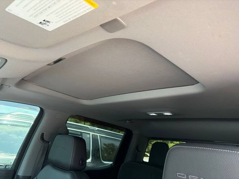 Used 2019 GMC Sierra 1500 Denali w/ Denali Ultimate Package AWD/4WD image 4