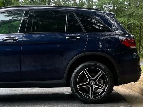 Used 2021 Mercedes-Benz GLC 300 4MATIC image 5