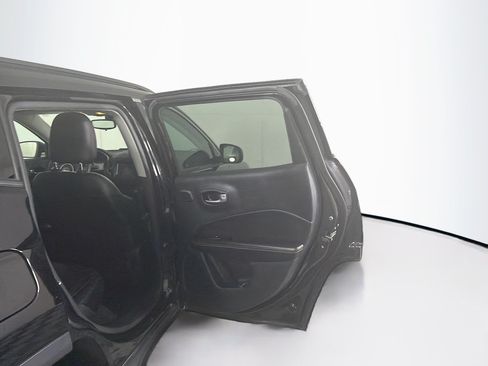 Used 2021 Jeep Compass Latitude w/ Sun and Sound Group AWD/4WD image 29