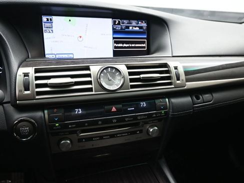 Used 2013 Lexus LS 460 AWD w/ Comfort Pkg image 12
