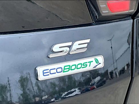 Used 2017 Ford Escape SE w/ SE Leather Comfort Package image 9