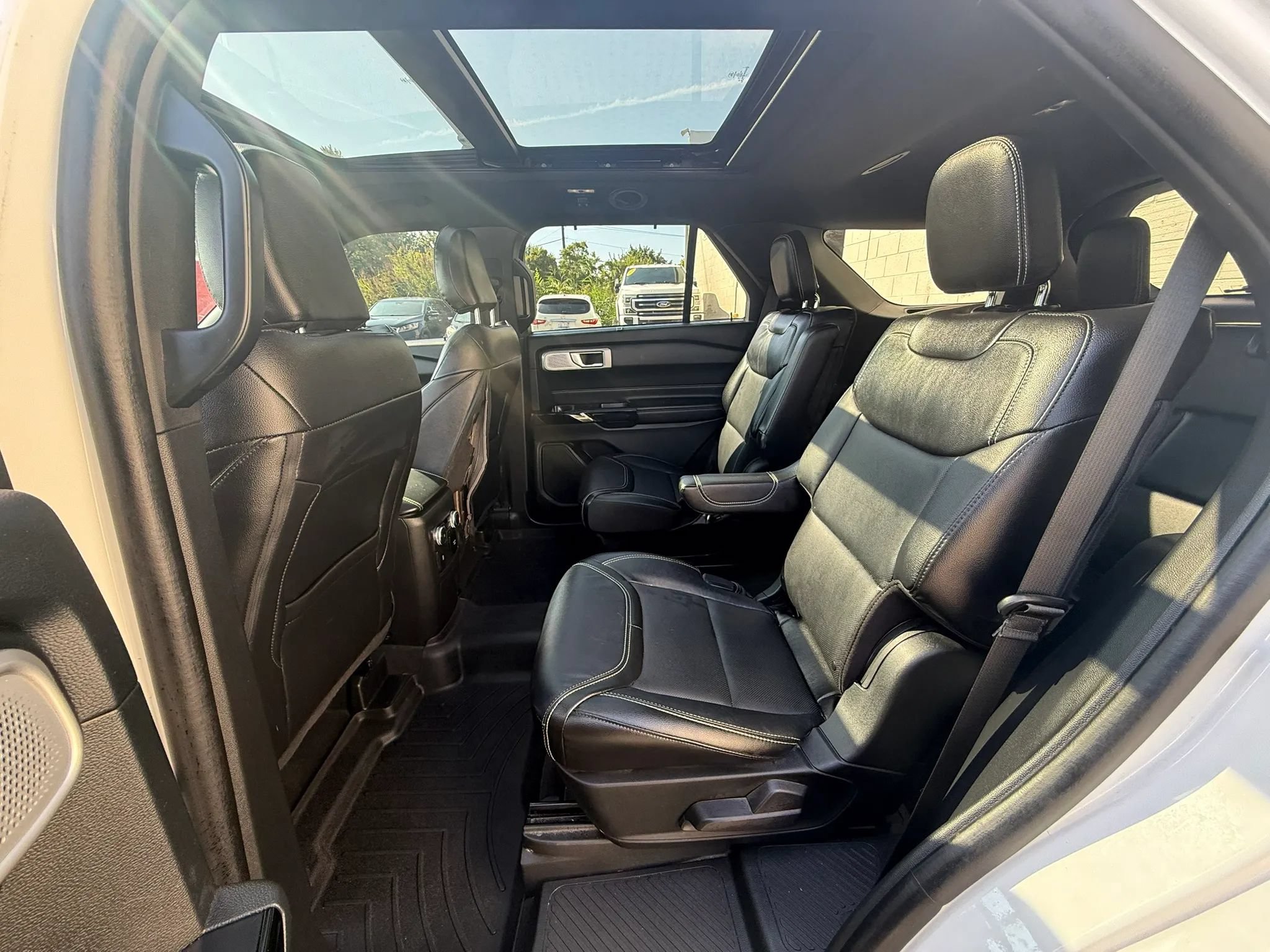 Used 2022 Ford Explorer ST w/ Equipment Group 401A AWD/4WD image 32