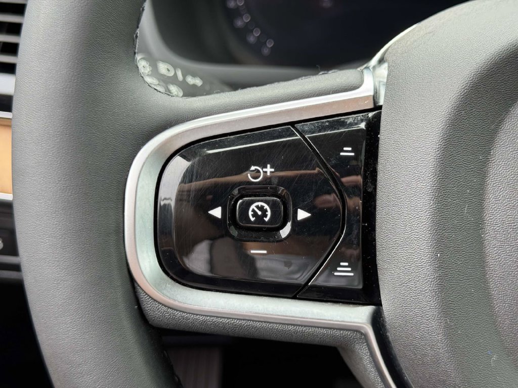 Certified 2025 Volvo XC90 T8 Plus w/ Protection Package Premier AWD/4WD image 19