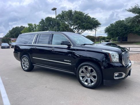 Used 2016 GMC Yukon XL Denali w/ Open Road Package AWD/4WD image 4