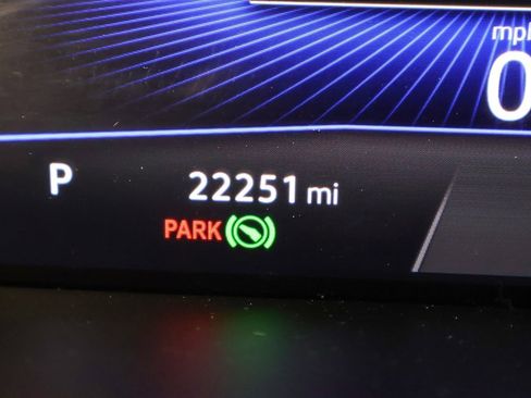 Used 2023 Volkswagen Taos SE w/ Panoramic Sunroof Package image 39