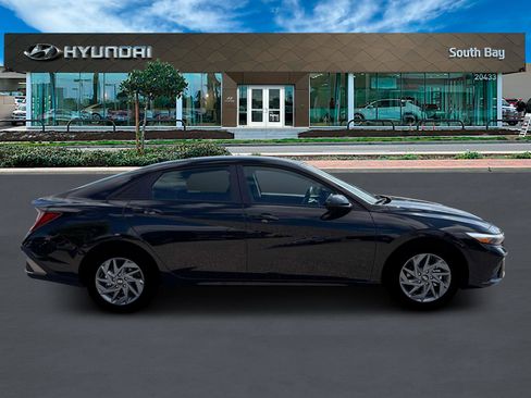 New 2026 Hyundai Elantra Blue image 9