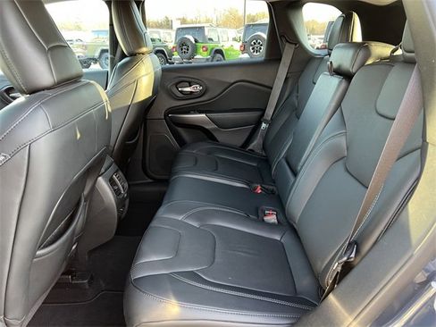 Certified 2021 Jeep Cherokee Latitude Lux w/ Comfort/Convenience Group image 5