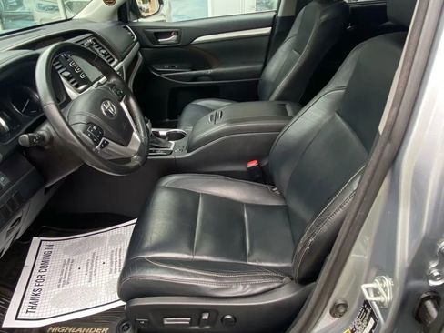 Used 2014 Toyota Highlander XLE image 11