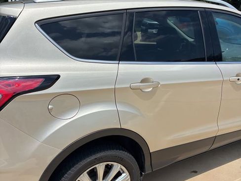 Used 2017 Ford Escape Titanium FWD image 3