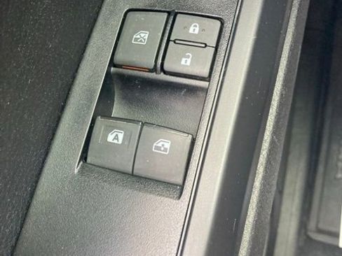 Certified 2023 Toyota Tacoma SR AWD/4WD image 25