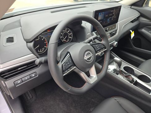 New 2026 Nissan Altima 2.5 SR FWD image 10