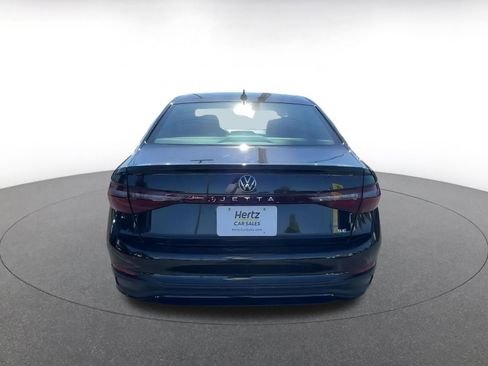 Used 2025 Volkswagen Jetta SE image 12
