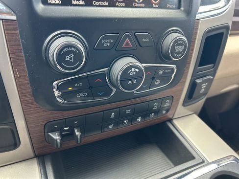 Used 2014 RAM 1500 Laramie w/ Convenience Group image 41