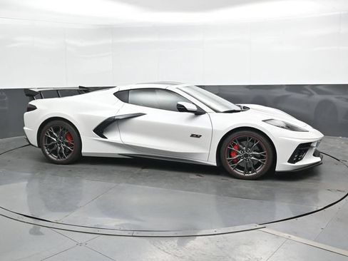 Used 2023 Chevrolet Corvette Stingray Premium Cpe w/ Z51 Performance Package RWD image 5