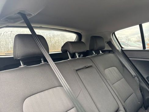 Used 2021 Kia Sportage LX image 12