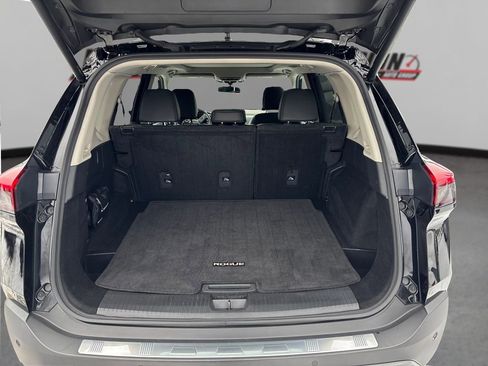 Used 2023 Nissan Rogue SV w/ SV Premium Package image 11