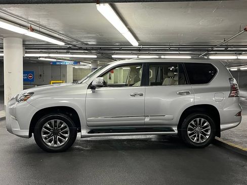 Used 2014 Lexus GX 460 Luxury AWD/4WD image 31