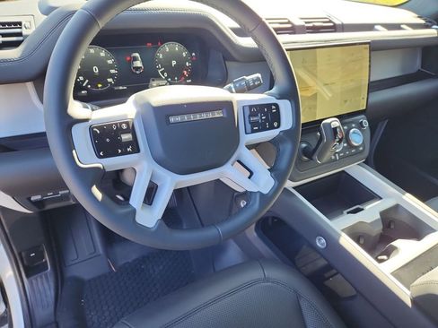 New 2026 Land Rover Defender 110 X-Dynamic SE AWD/4WD image 14