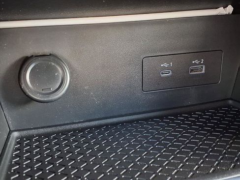 Used 2022 Nissan Pathfinder SL image 9