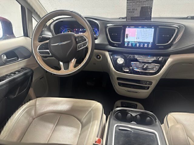 Used 2018 Chrysler Pacifica Limited w/ Advanced Safetytec Group FWD image 19