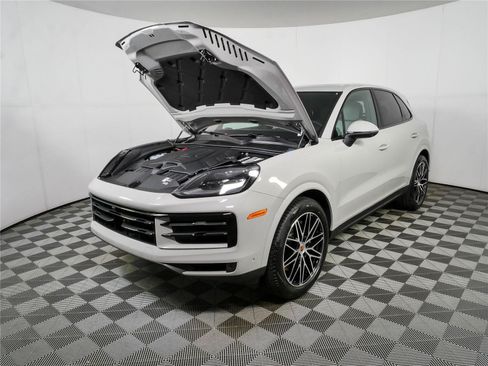 New 2026 Porsche Cayenne AWD/4WD image 35