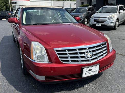 Used 2008 Cadillac DTS FWD image 5