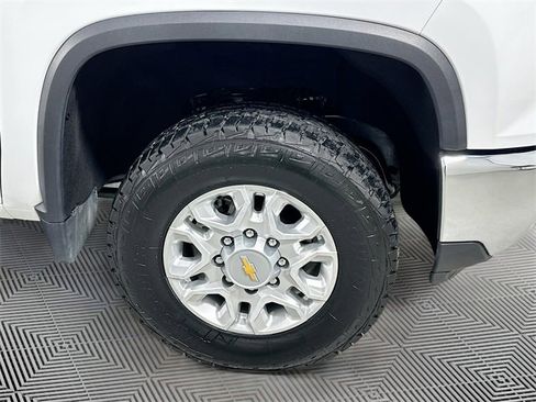 Used 2024 Chevrolet Silverado 2500 LT image 23