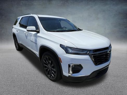 Used 2023 Chevrolet Traverse RS AWD/4WD image 3