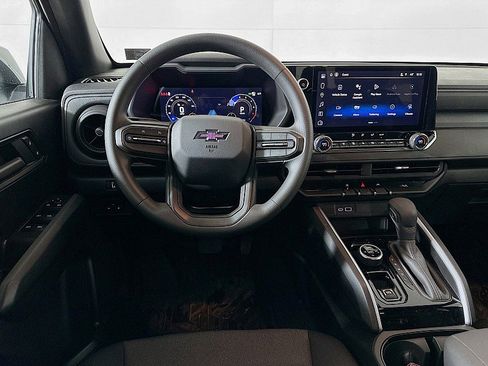 Used 2025 Chevrolet Colorado Trail Boss image 13