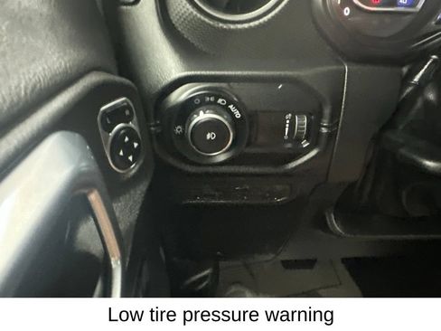 Used 2024 Jeep Wrangler Unlimited Rubicon AWD/4WD image 42