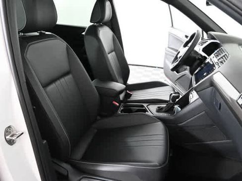 Used 2024 Volkswagen Tiguan SE R-Line FWD image 12