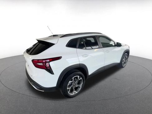 Used 2025 Chevrolet Trax LT image 13