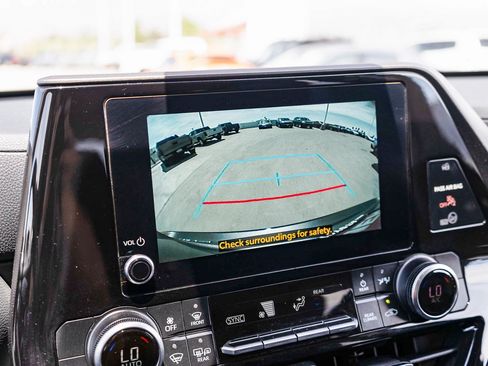 Certified 2025 Toyota Highlander LE AWD/4WD image 25
