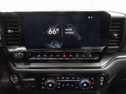 Used 2025 Chevrolet Silverado 1500 ZR2 w/ Technology Package image 13