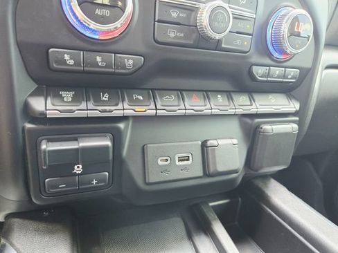 Used 2022 GMC Sierra 2500 Denali AWD/4WD image 35