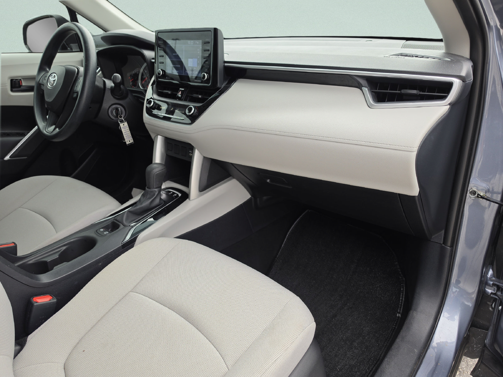 Used 2022 Toyota Corolla Cross L FWD image 17