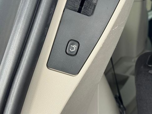 Used 2014 Dodge Grand Caravan SXT image 6