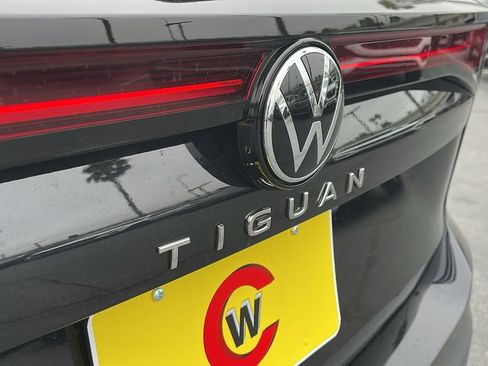Certified 2025 Volkswagen Tiguan S FWD image 27